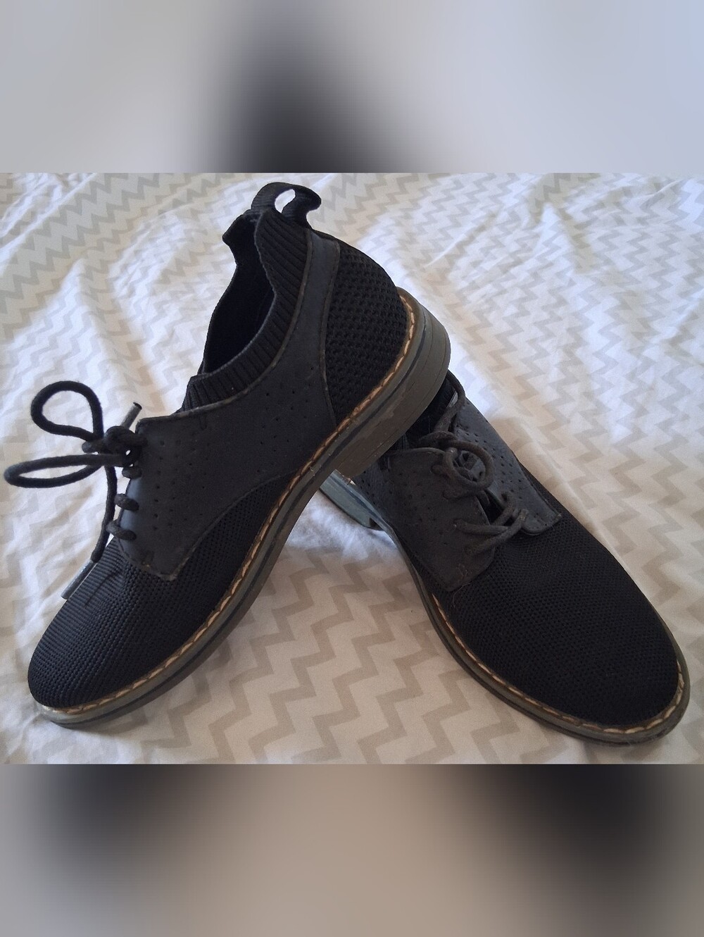 Steve Madden Boy's Black Knit Lace-Up Slip Ons